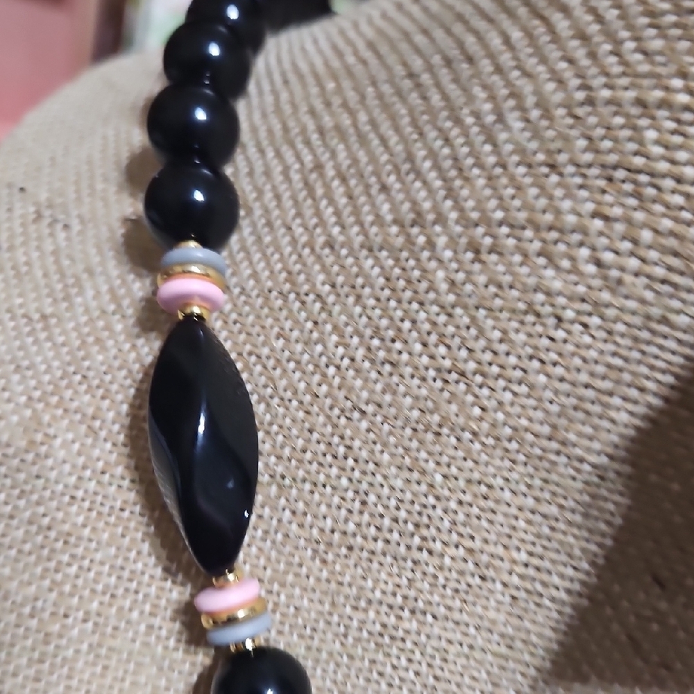Lee Sands Ceramic Necklace Set - Picture 8 of 13